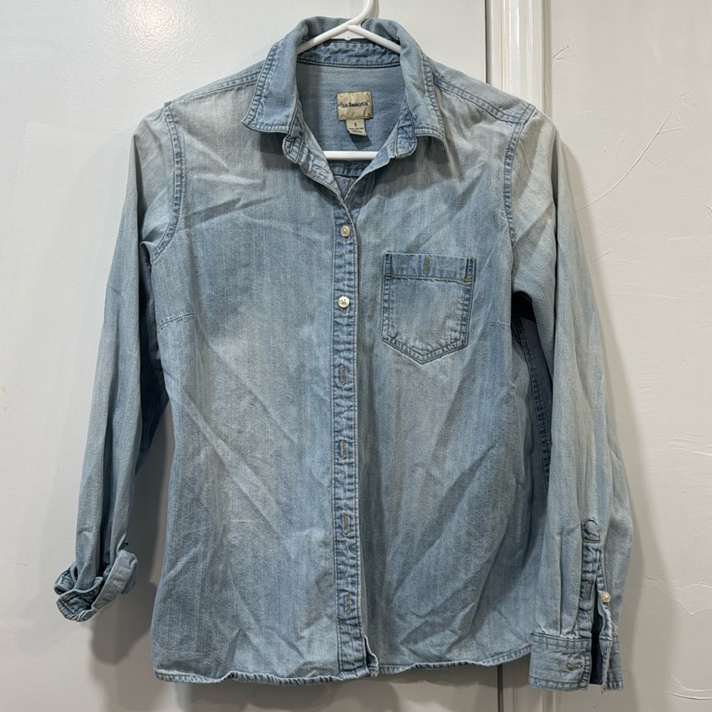 Women’s Denim Button-up shirt